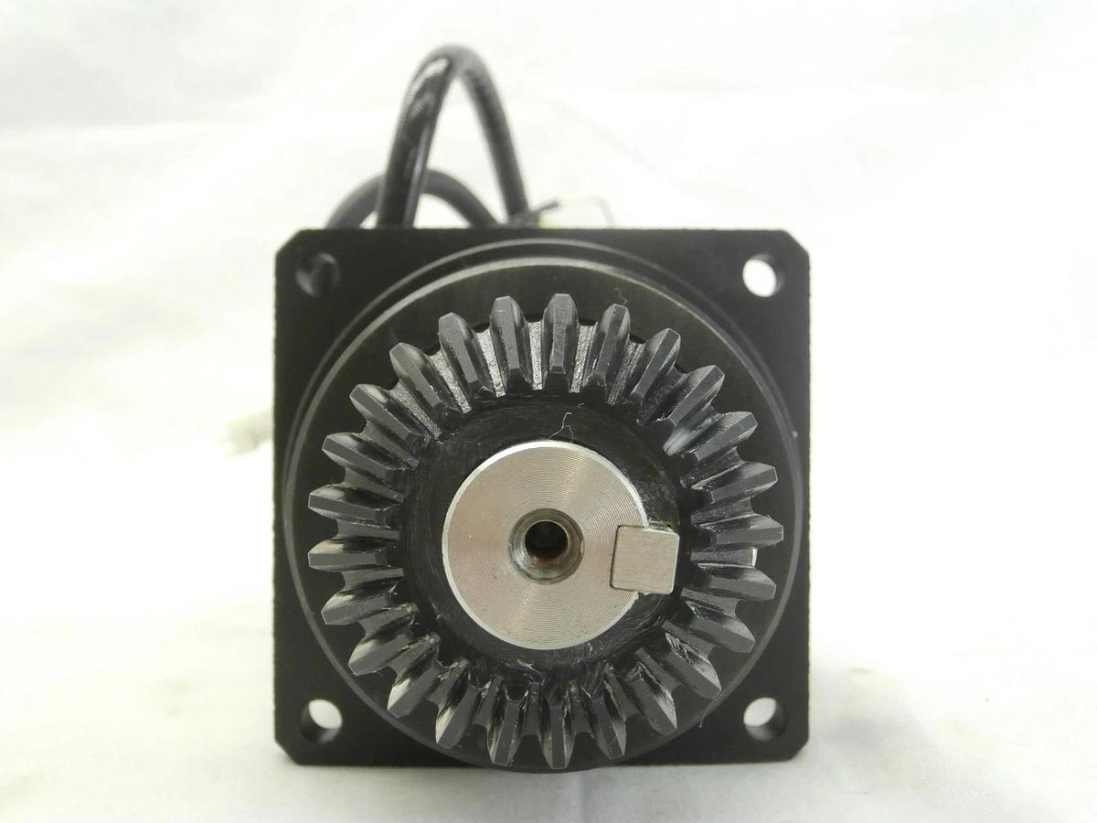 Used Mitsubishi HC-PQ23BG2K AC Servo Motor BK2-09B-02MEKAK1 Shinko VHT5-1-1 OHV Used