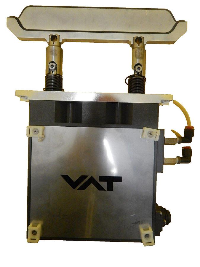 Used VAT F03-100134 Pneumatic Slit Valve Used Working