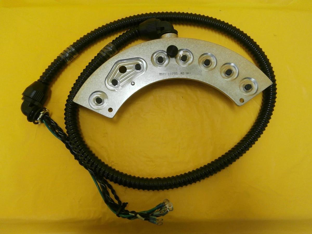 Used AMAT Applied Materials 0140-38098 IPS HE Side Lower Lamp Connector Assembly Used