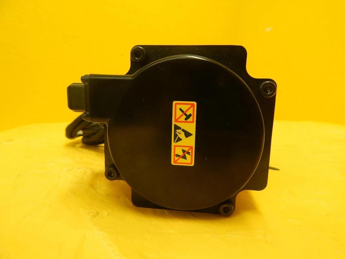Used Sanyo Denki R2AA08075FBP77M AC Servo Motor SANMOTION R Hirata HQPLP-2DHP Used
