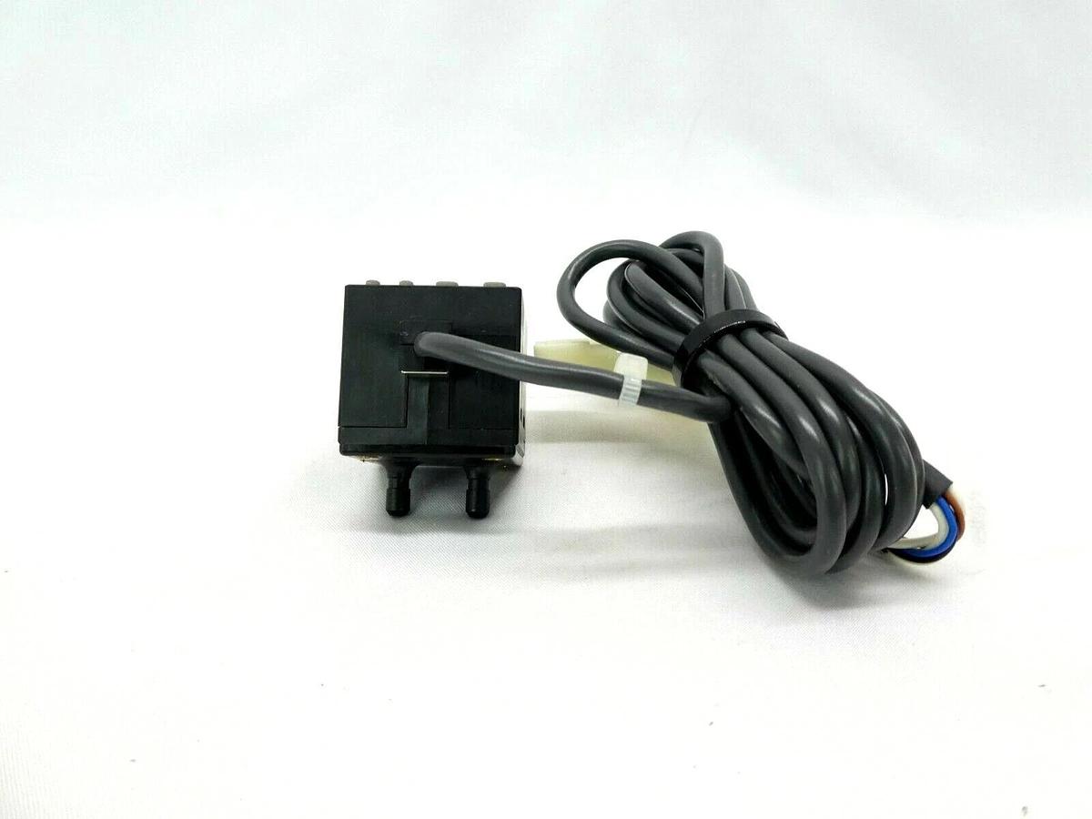 Used Omron E8Y-AR2C-5 Pressure Sensor E8Y Reseller Lot of 6 Working Surplus