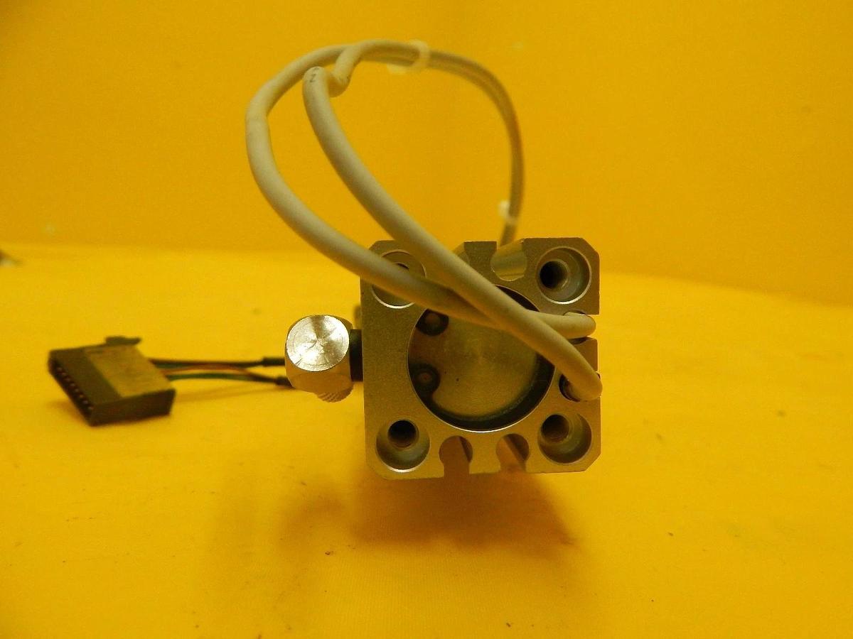 Used SMC CDQSB16-75DC Pneumatic Air Cylinder JB16-4-070 Lot of 8 Used Working