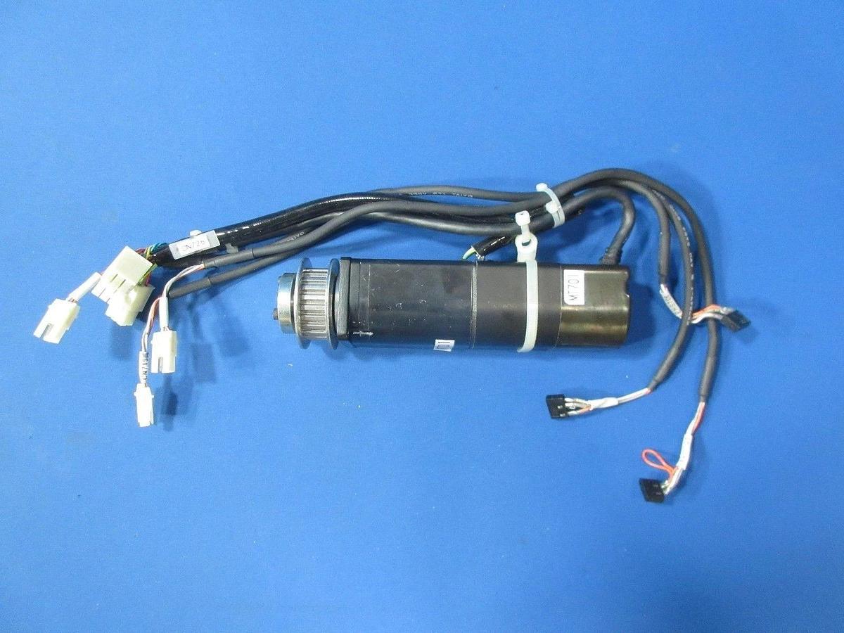 Used Yaskawa SGM-01U312C AC Servo Motor 100W 200V 0.87A r/min 3000 Used Working