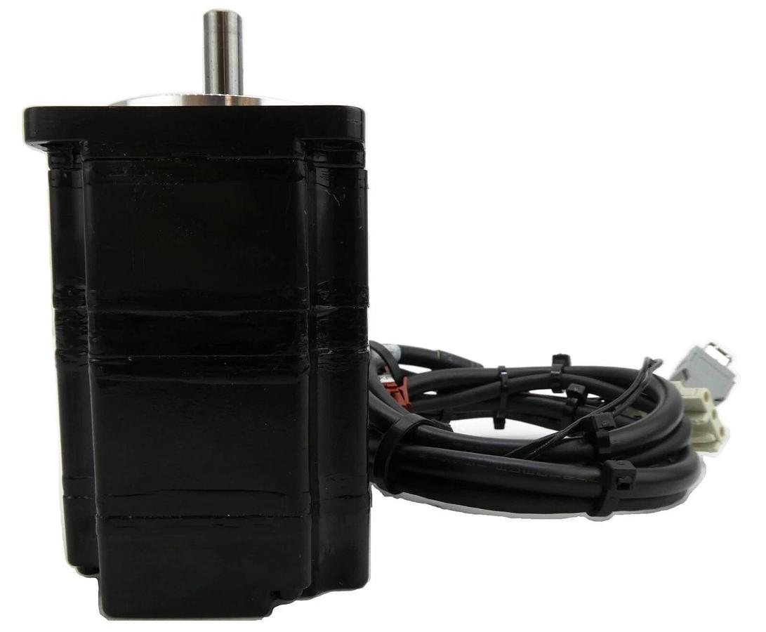 Used Yaskawa Electric SGMPH-01AAE-YA25 AC Servo Motor SIGMA-2 Working Surplus
