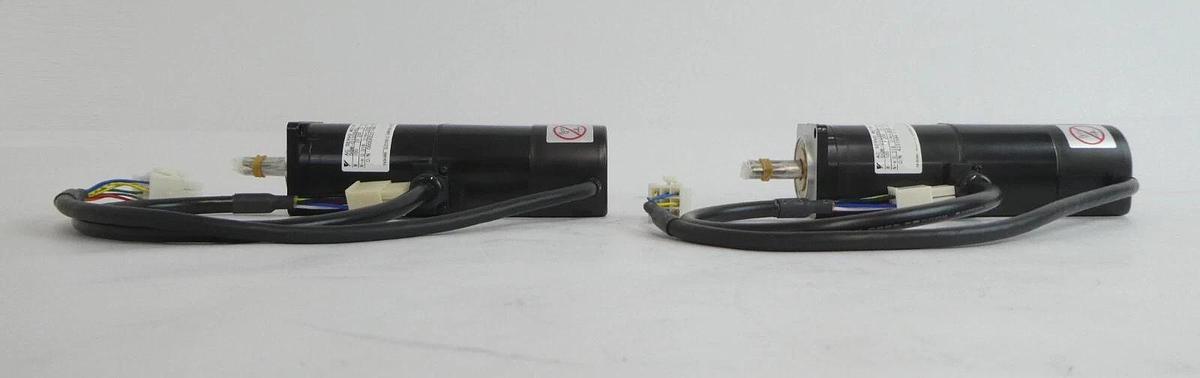 Yaskawa Electric SGM-01U3B4CL Servo Motor AMAT 1080-01243 Lot of 5 New Surplus
