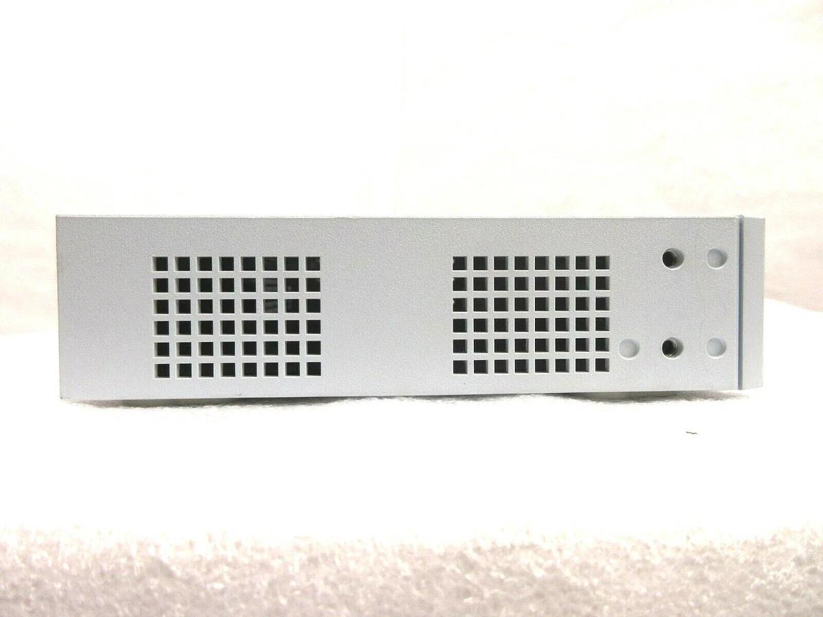 Used 3Com 1647-010-000-1.01 Baseline 10/100 Switch 3C16470 AMAT Quantum X Used