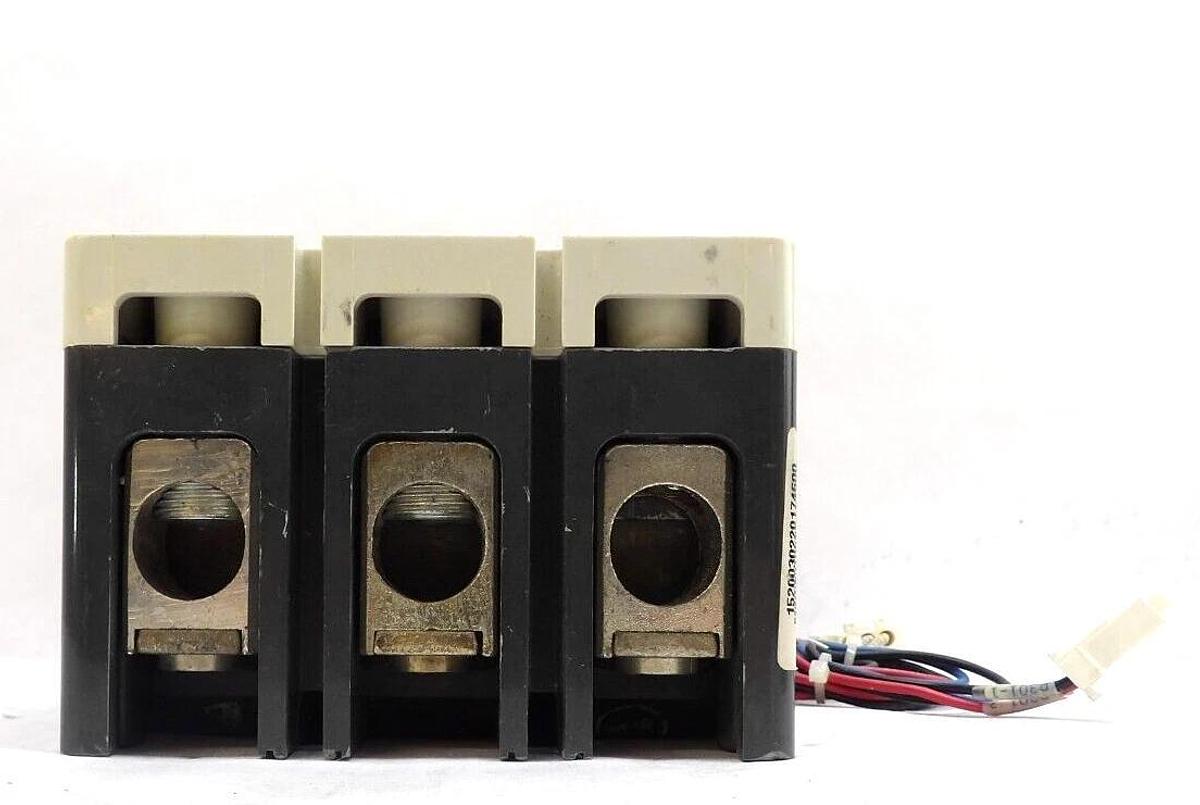 Used Eaton KDB3300W 3-Pole Industrial Circuit Breaker KDB 35k Working Spare