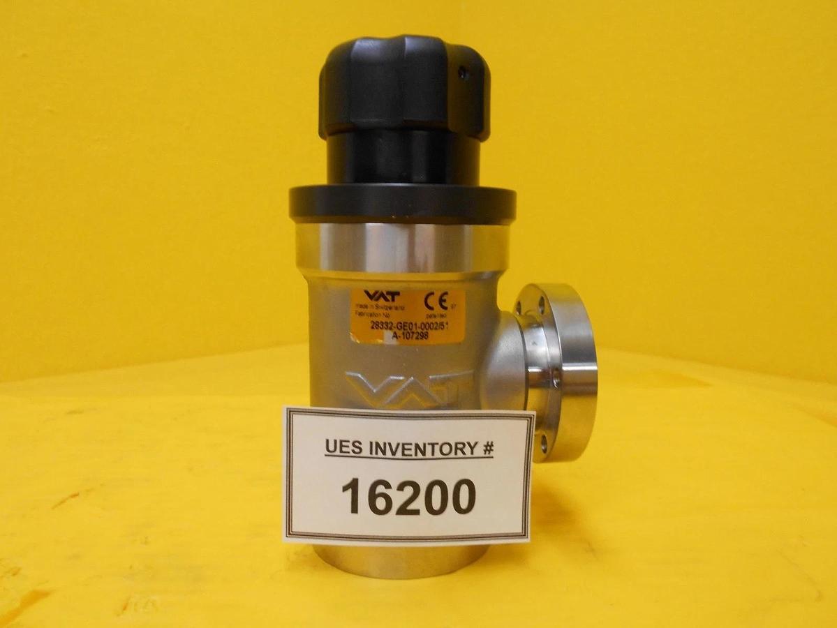 Used VAT 28332-GE01-0002 Manual Right Angle Vacuum Valve UHV Used Working