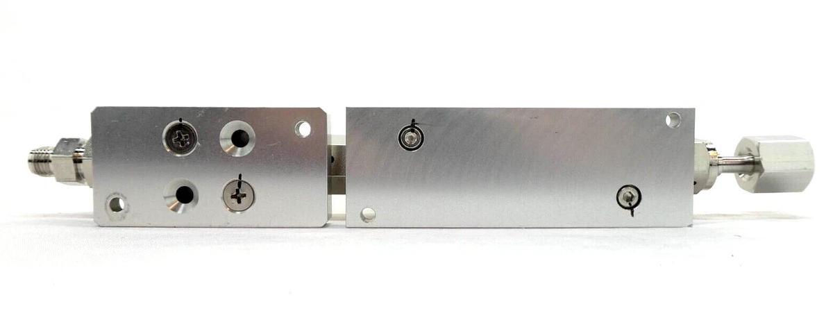 Used Fujikin FCST1050FC-4J2-F50L-N2-058 Mass Flow Controller MFC CKD AGD11R-4R Spare