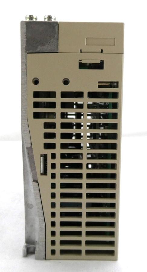Used Yaskawa Electric SGDS-01A72AY565 Servo Drive SERVOPACK SynqNet 200V Working