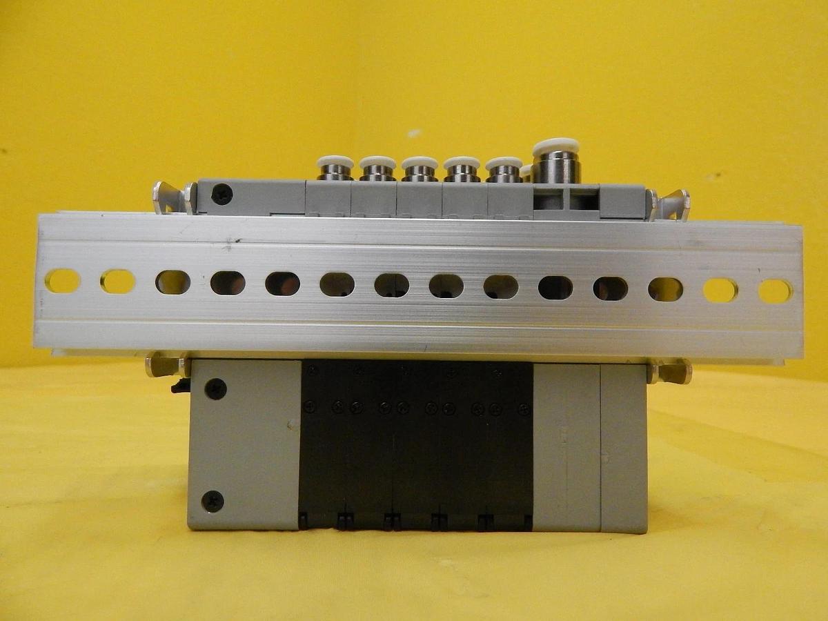 Used Hitachi I-900SRT 5-Port Pneumatic Manifold Door Control Set of 4 CKD Working