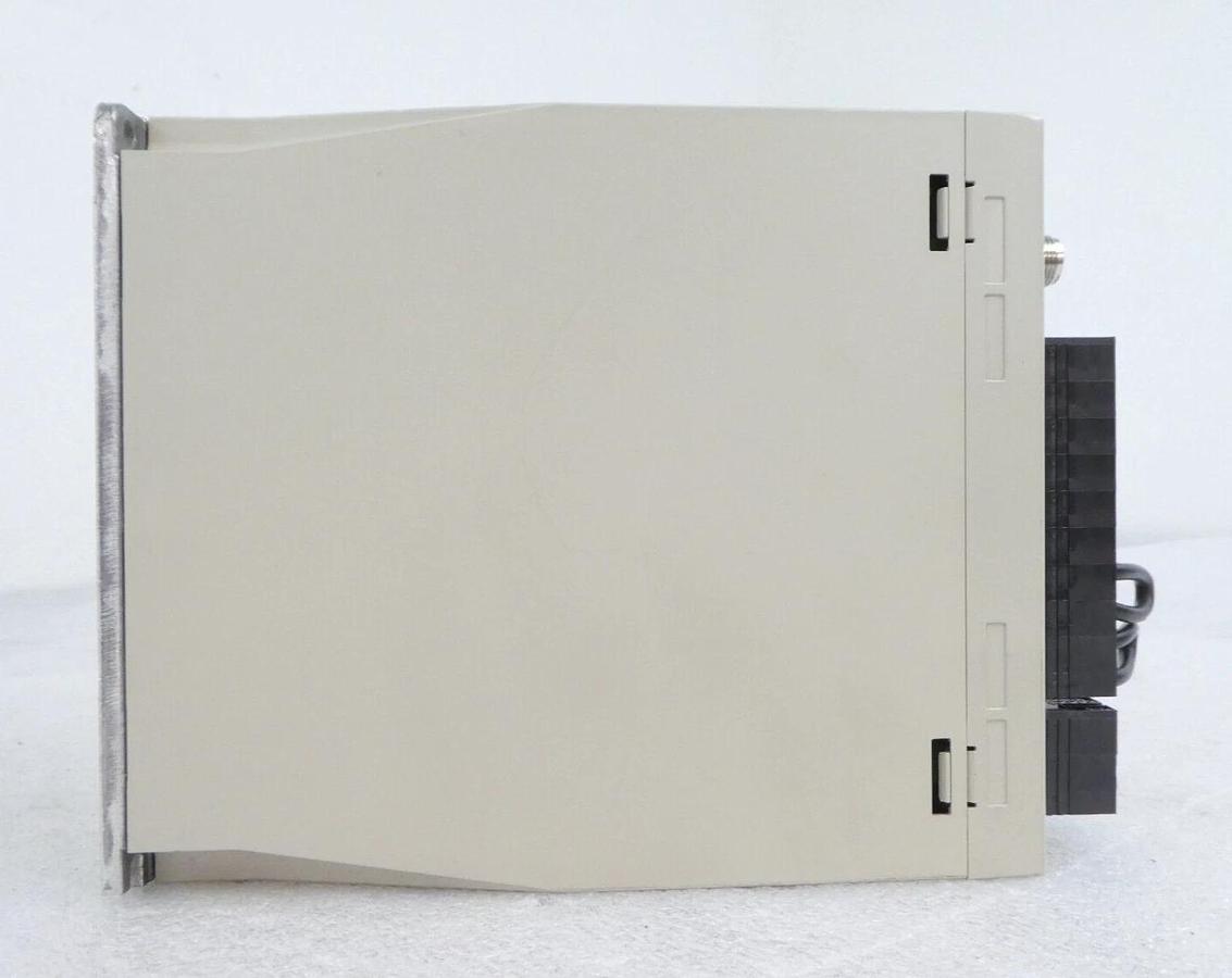 Used Yaskawa Electric SGDS-08A31AY574 Servo Drive SERVOPACK Working Surplus