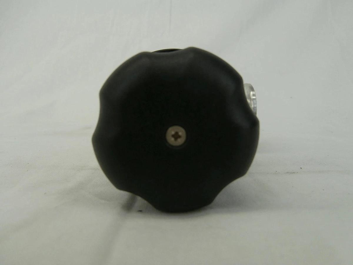 Used VAT 26328-KA01-0001 Manual Right Angle Vacuum Valve Used Working