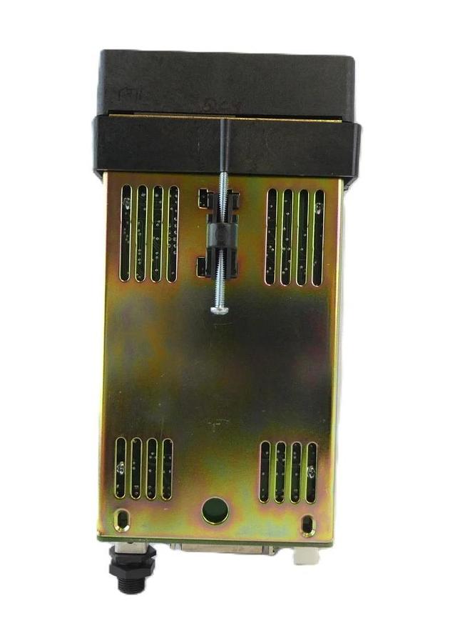 Used Watlow D881-0000-1000 Temperature Controller AMAT 0190-29681 Lot of 3 Working