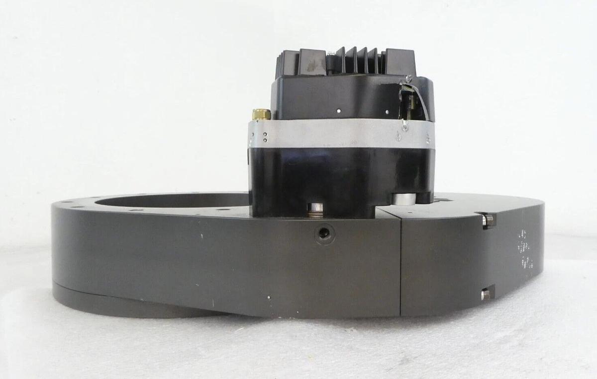 Used VAT 65048-JH52-AKF1 Pendulum Control & Isolation Gate Valve Series 650 Untested