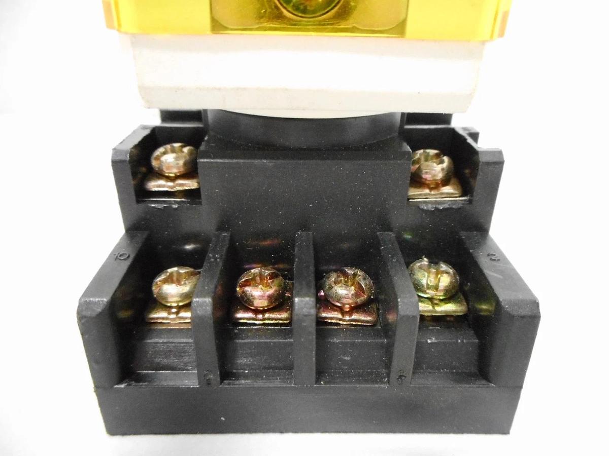 Used Koino Kunhung KH-102-3C Relay Reseller Lot of 32 Used Working