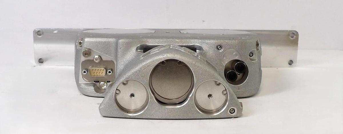 Used VAT 0530X-LA24-AHS1 Wafer Transfer Slit Valve L-MOTION Working
