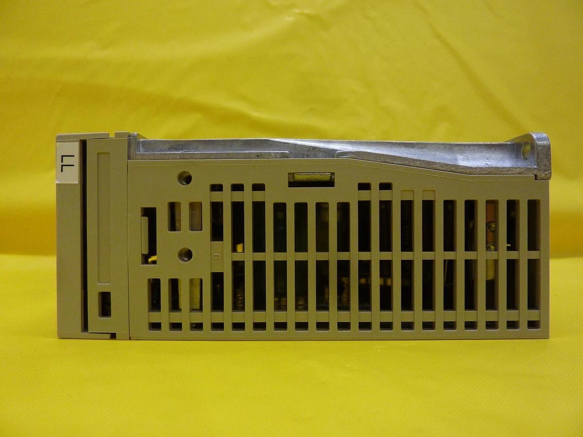 Used Yaskawa Electric SGDM-A5ADAY702 Servo Driver SERVOPACK Ver. 31231-1 Used Working
