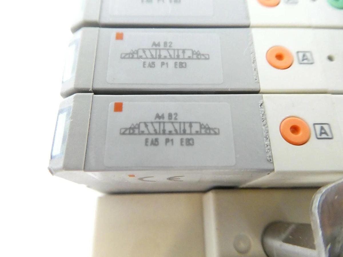 Used SMC SS5V1-DUQ00588 Pneumatic Manifold AMAT Applied Materials 0190-51632 Working