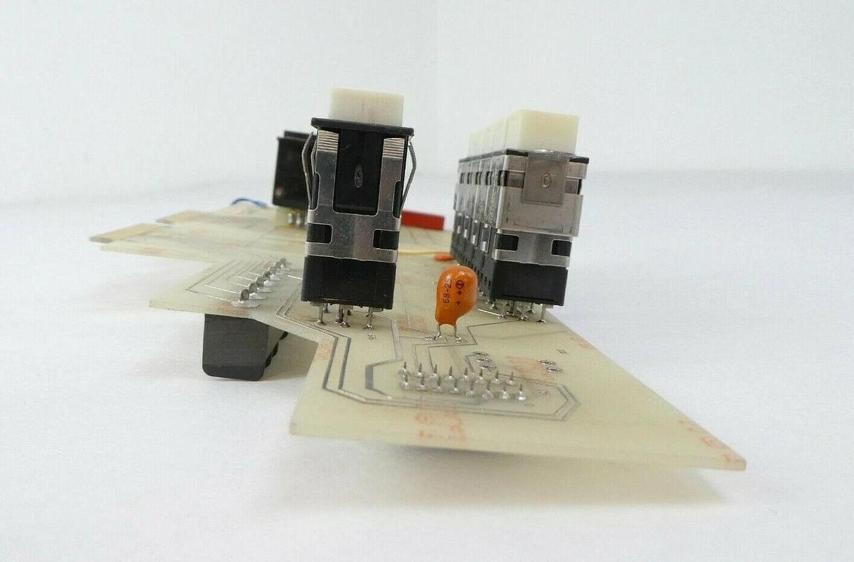 Used Varian Semiconductor VSEA F3944001 Source Controller Keypad PCB F-3944-11 Spare