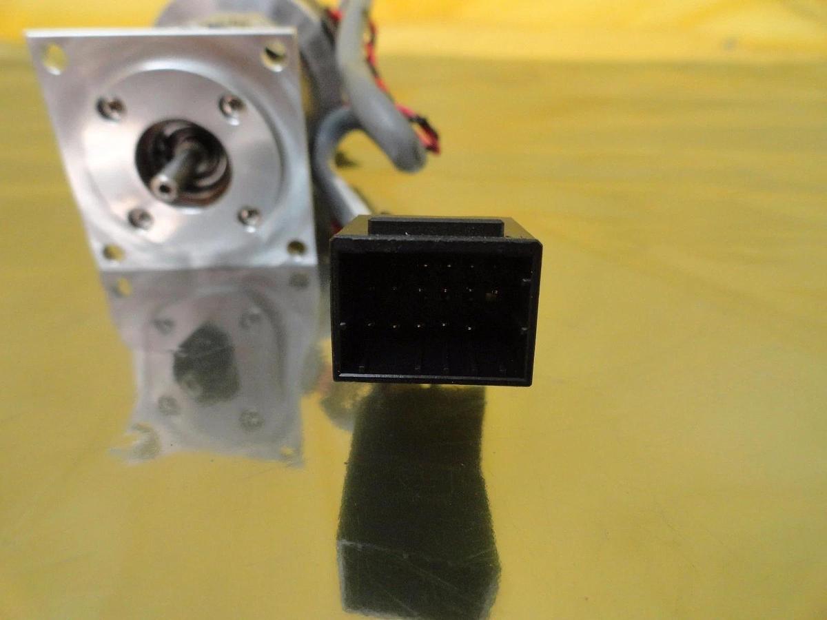 Used Yaskawa UT0PI-020SC Minertia Motor REX Theta-Axis UGQMEM-01SNQ71 NSR Working