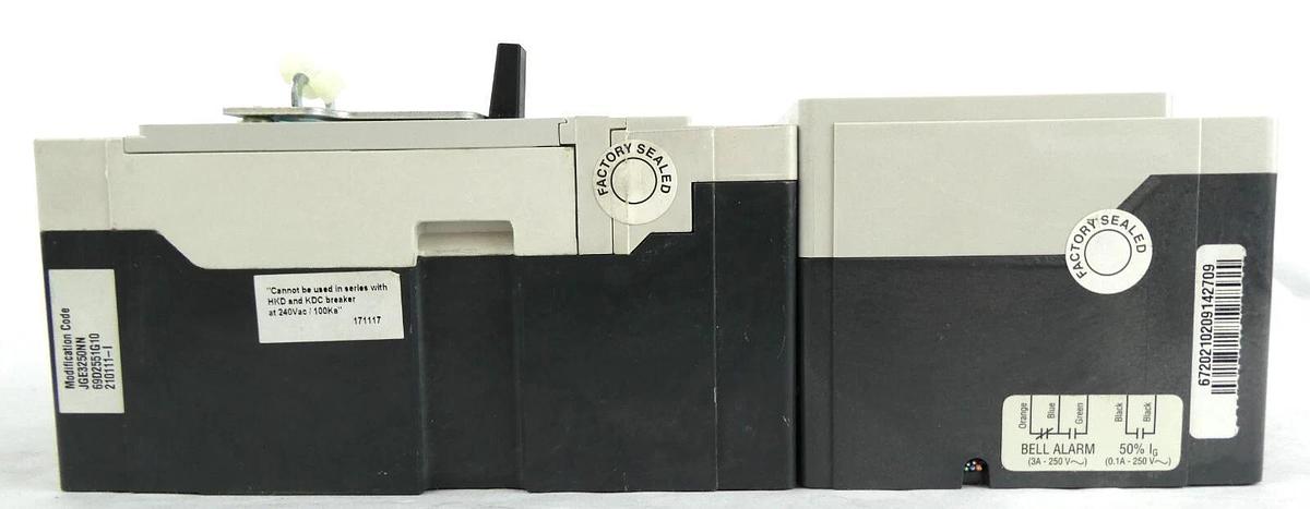 Used Eaton JGE3250NN Industrial Circuit Breaker J250E 69D2551G10 Lot of 2 Working