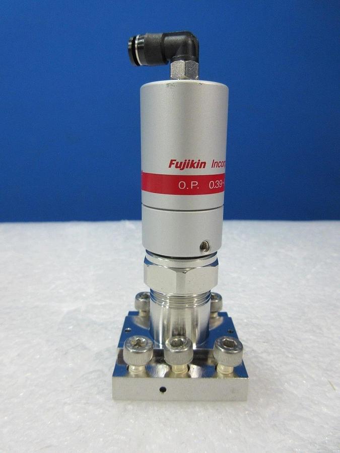 Used Fujikin FPR-SDAT-21-6.35UGF-APD Type NC Diaphragm Valve 091404 Lot of 12 Used