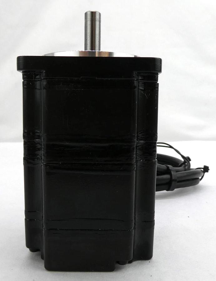 Used Yaskawa Electric SGMPH-01AAE-YA25 AC Servo Motor SIGMA-2 Working Surplus