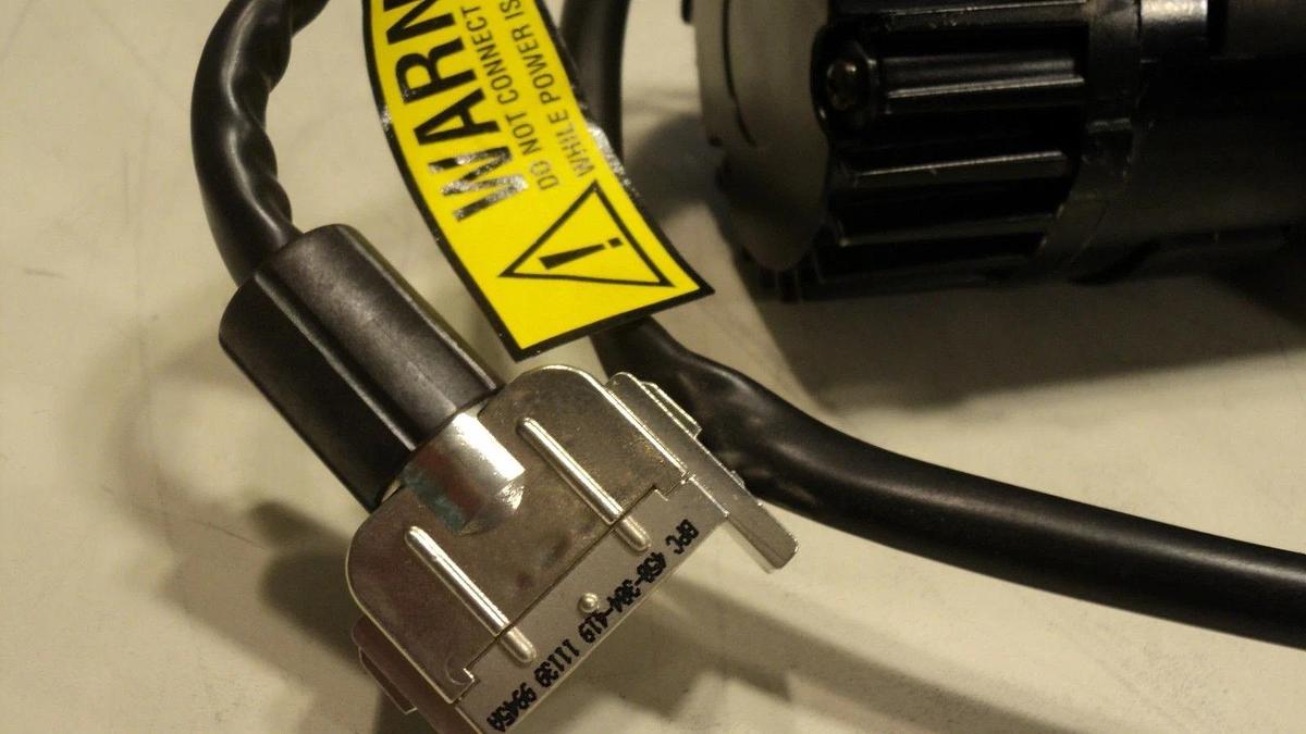 Used Berkeley 100-000-721-01 Servo Motor MTR 300w BRSH W/STD ENCOR.R2 Novells Used
