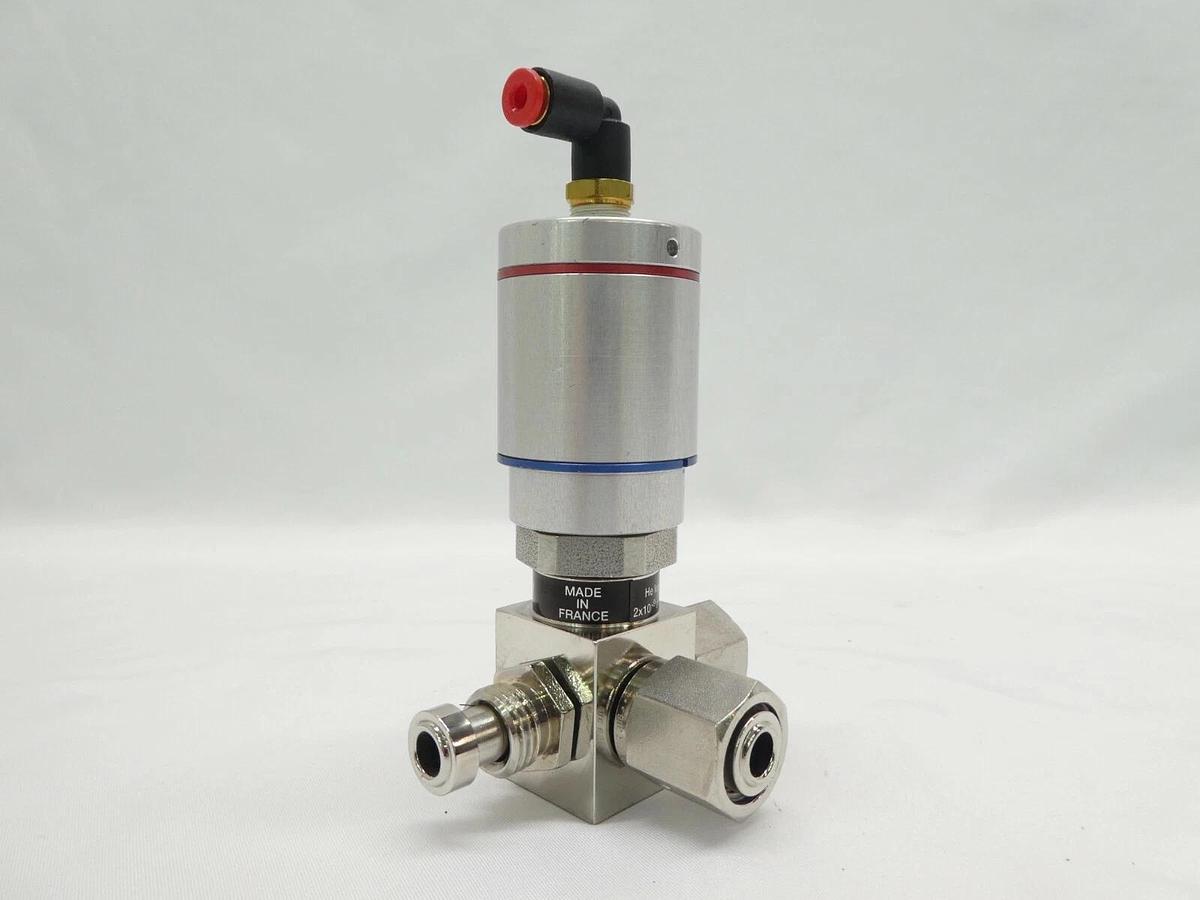 Used Qualiflow 2x10-9atm.cm3/Sec 3-Way Pneumatic Valve F HF Series Lot of 3 Working