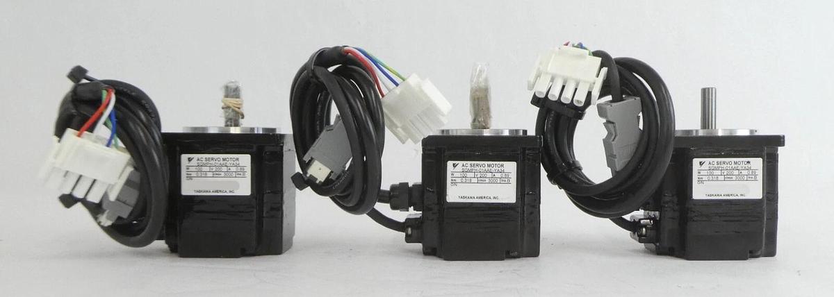 Yaskawa SGMPH-01AAE-YA34 Servo Motor Reseller Lot of 8 New Surplus