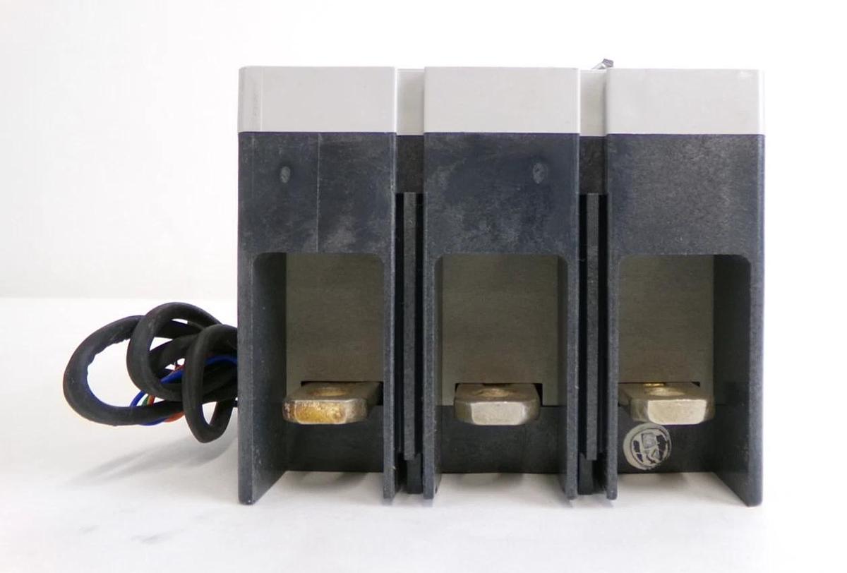 Eaton ELJBN3250W Ground Fault Protector Lot of 2 New