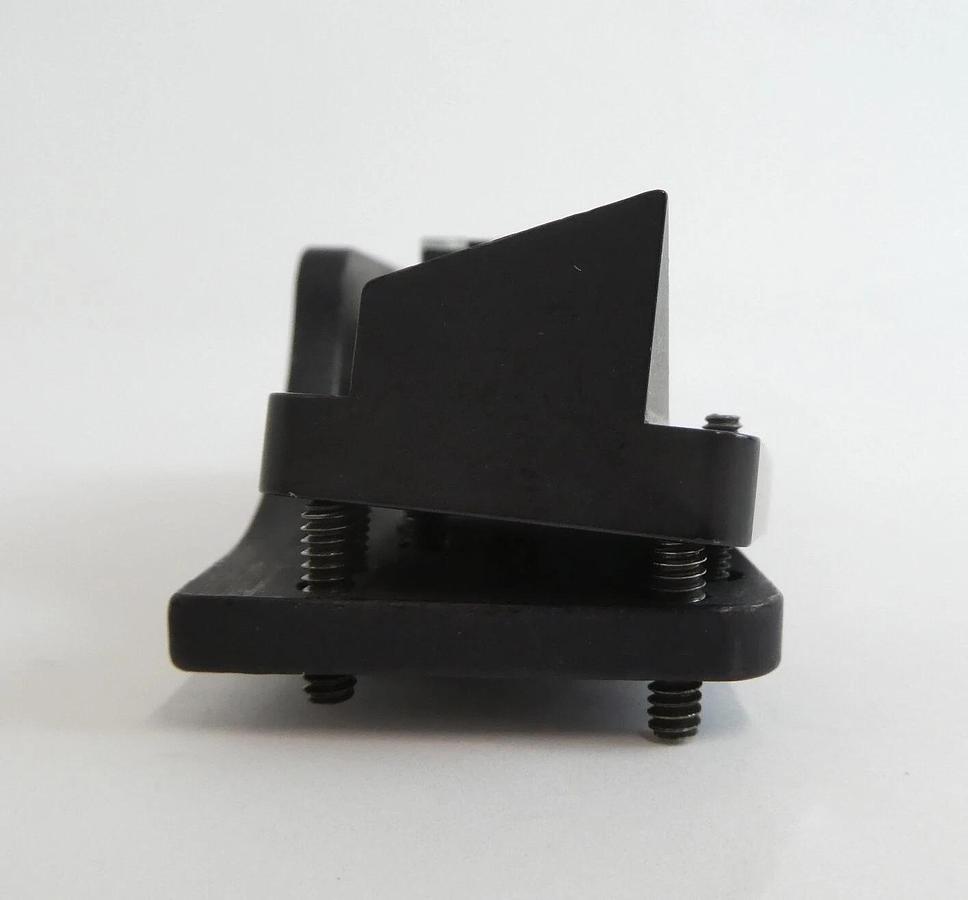 Used Omron E3L-2LE4-50 E3L-2DE4-50 Photoelectric Switch Laser Emitter Working