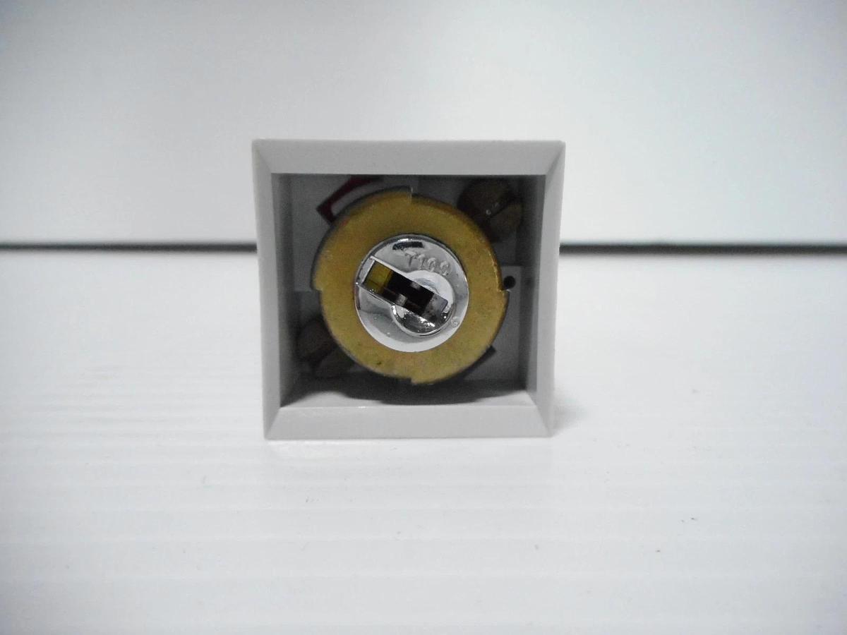 AB Allen-Bradley 800MS-H33BLA Selector Maintained Switch Lot of 11 New