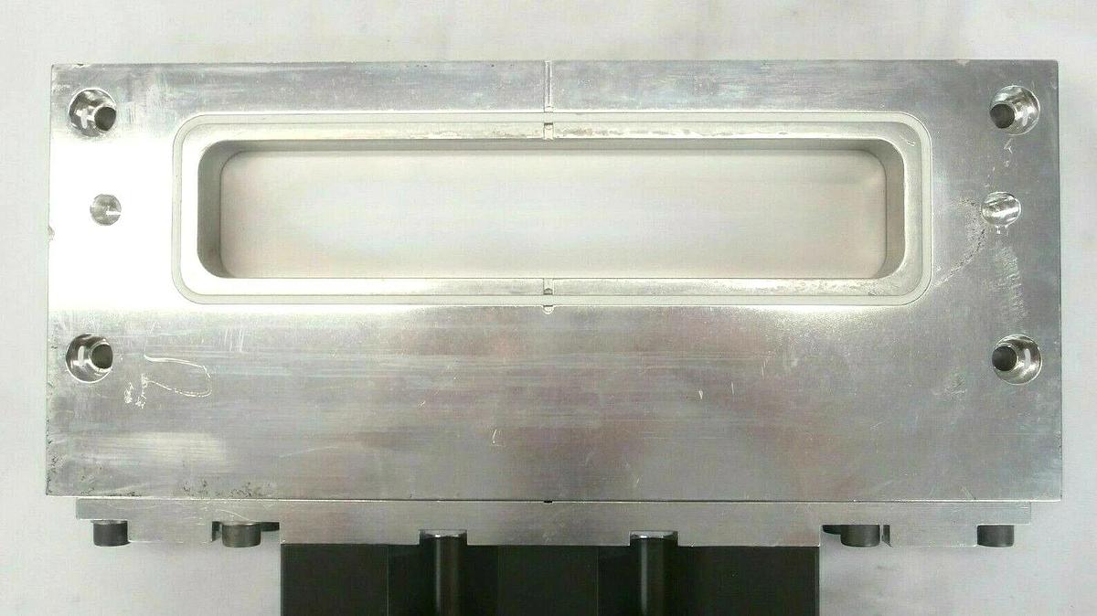 Used VAT 02010-BA44-1004 Pneumatic Rectangular Wafer Transfer Valve No Solenoid