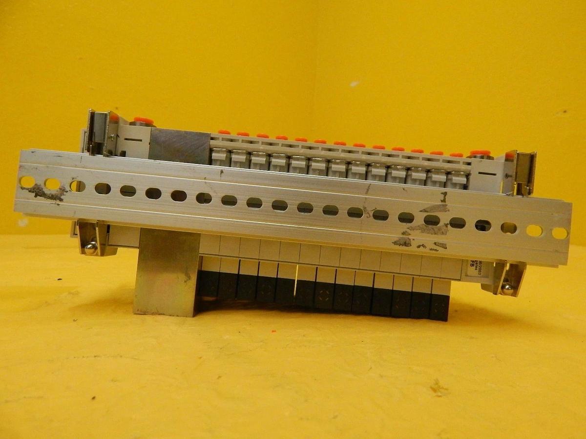 Used SMC US5200 13-Port Pneumatic Manifold ARM2000 ISE40-01-22 Used Working