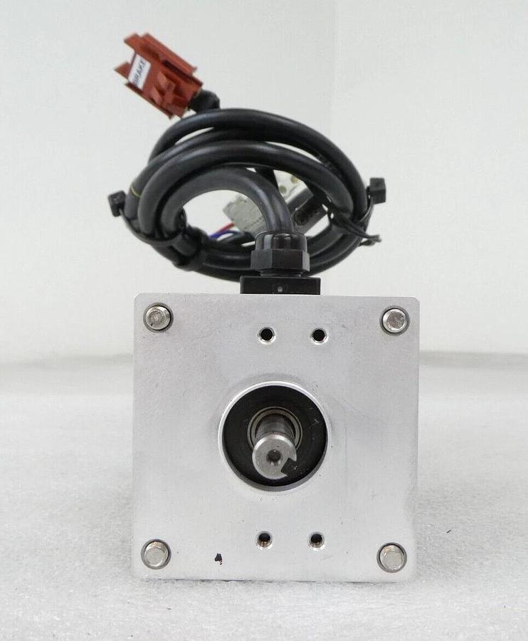 Used Yaskawa Electric SGMPH-01AAE-YA11 AC Servo Motor AMAT 1080-00143 Working Surplus