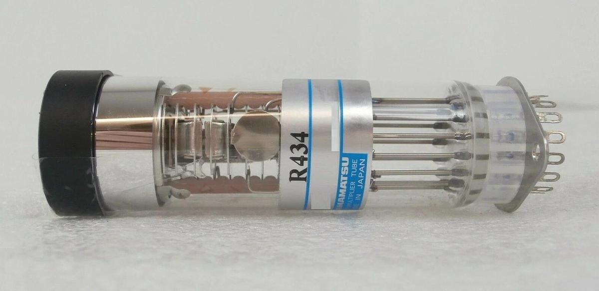 Hamamatsu R434 PMT Detector Photomultiplier Tube New Surplus