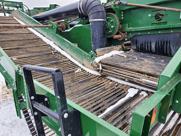 Used 2015 Lockwood 674 Potato Digger