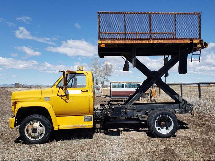 Used Chevy Truck w/ Scissor Hoist