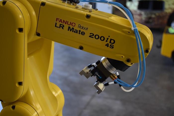 Refurbished Fanuc Lr Mate 200iD/4s Industrial Robot with R30ib Controller, Training Cart, and Gripper - 2016