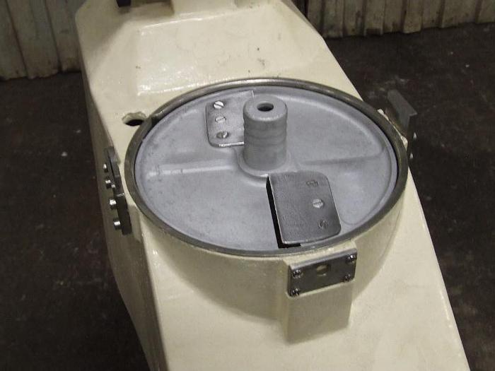 Used Krajalnico-wiórkownica z wymiennymi tarczami