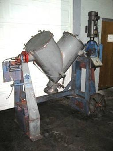 Used 5 CU. FT. P-K TWIN SHELL BLENDER – S/S – 65# DENSITY
