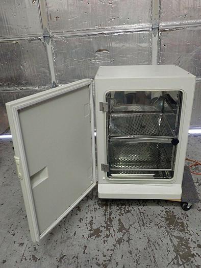 Used Sanyo Model MCO-17AIC CO2 Laboratory Incubator with Trays