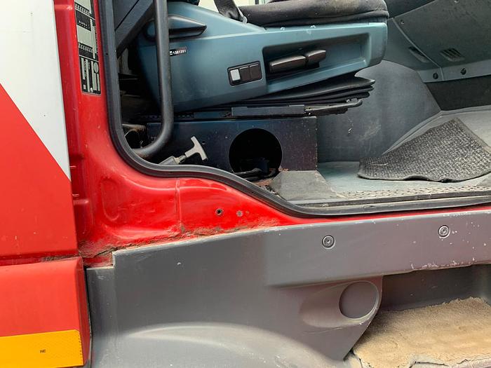 Used 2001 DAF 95 xf 430 euro 3 manual