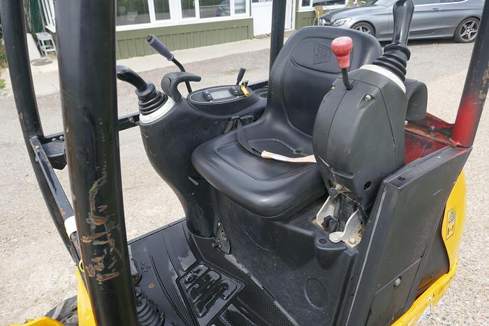Used 2015 JCB 8018 CTS