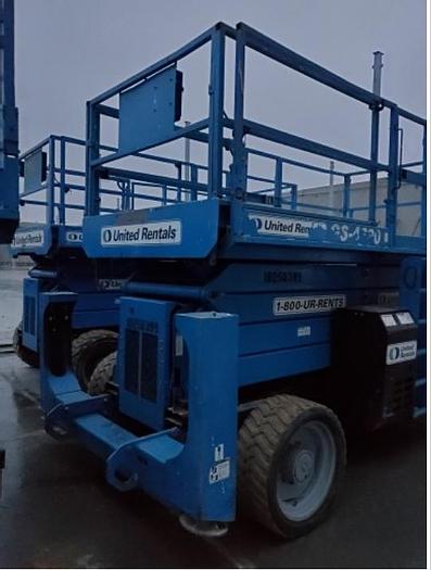 Used GENIE 43' 4WD SCISSOR LIFT GS-4390 RT