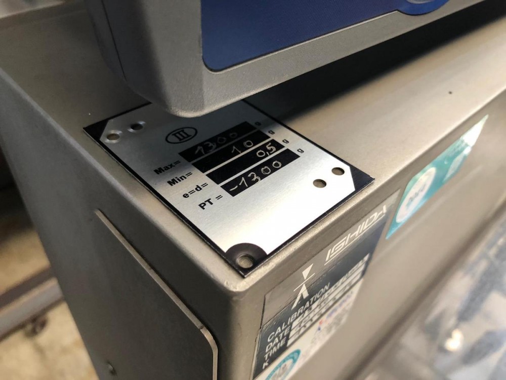 Used Ishida checkweigher with automatic reject
