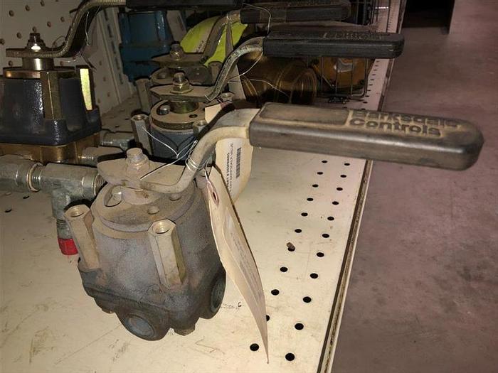 Atlas Copco 4 Way Barksdale Valve 203P6W03 - 57598393