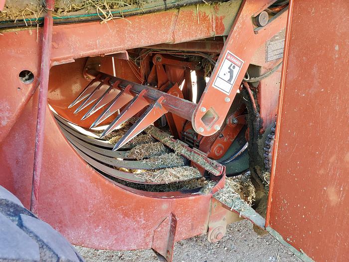 Used 2004 Hesston 4910 Baler w/ Accumulator